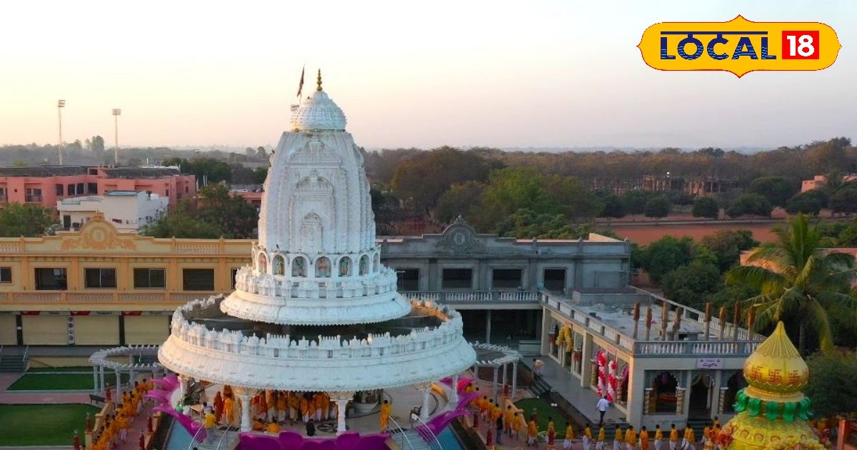 Hyderabad’s Kamal Dham temple is like Delhi’s Lotus Temple, ‘Lotus of devotion’ blooming on the pond becomes center of attraction